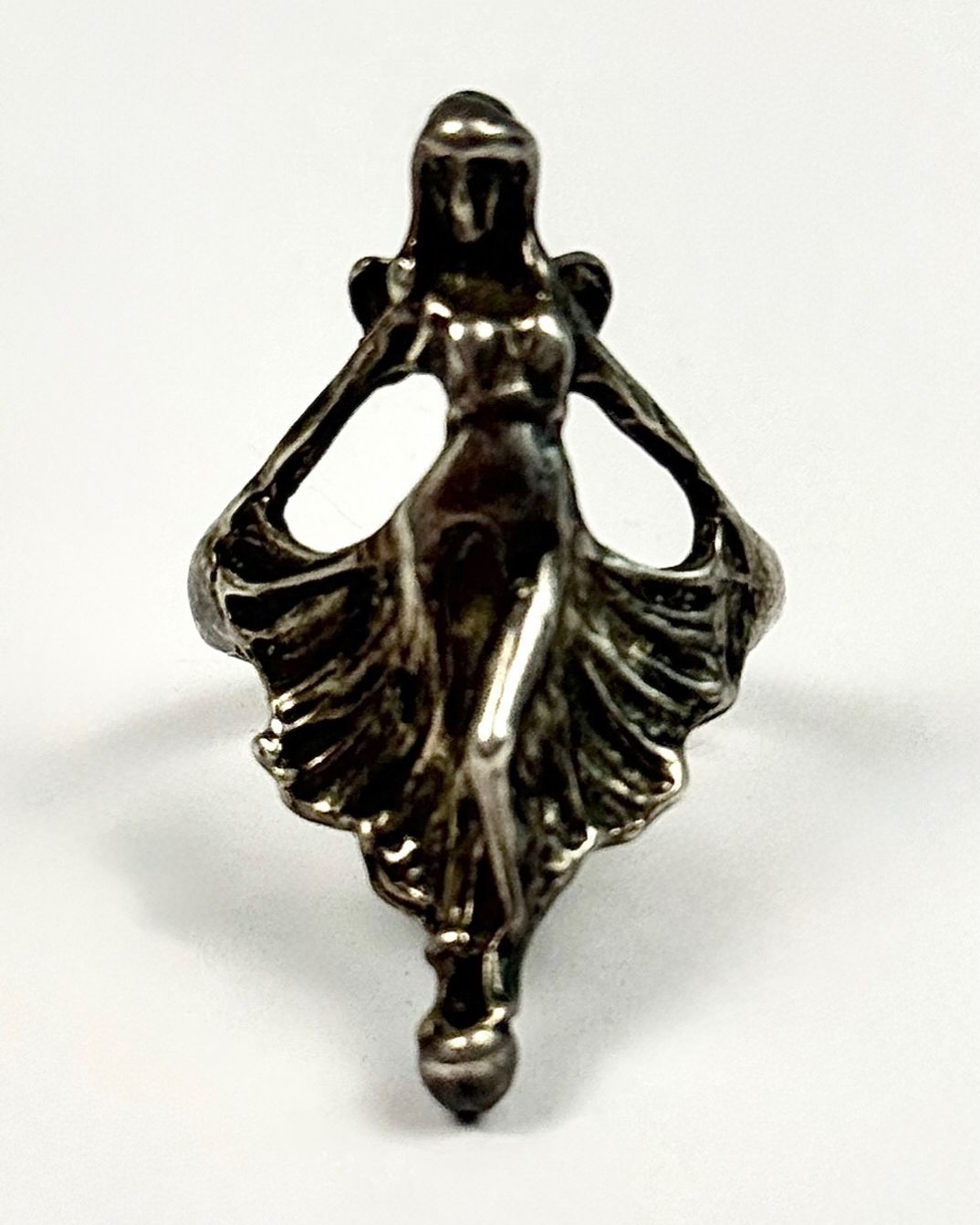 Art Nouveau Lady Ring