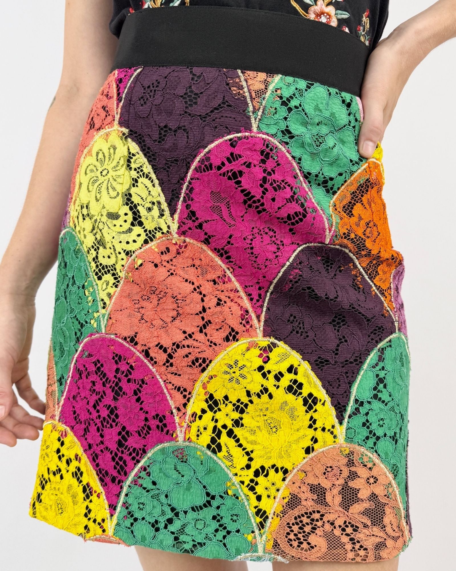 Dolce+Gabbana Scalloped Lace Skirt