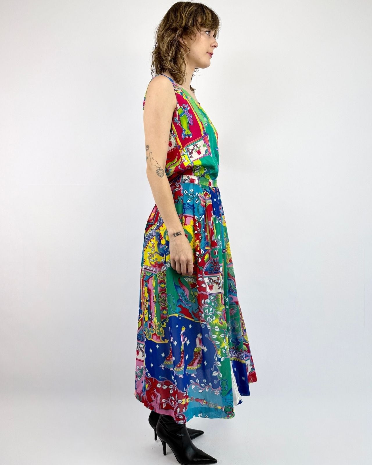 Louis Feraud A Colorful Life Scenic Set