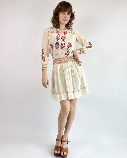 1930s Flowers Rise Hungarian Folk Art Dress