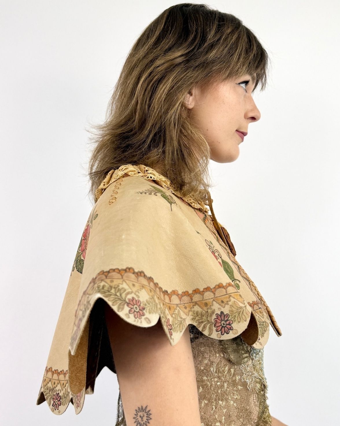 60s Char Wrapped In Petals Leather Collar