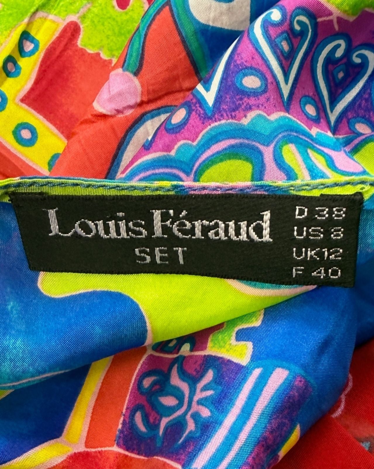Louis Feraud A Colorful Life Scenic Set