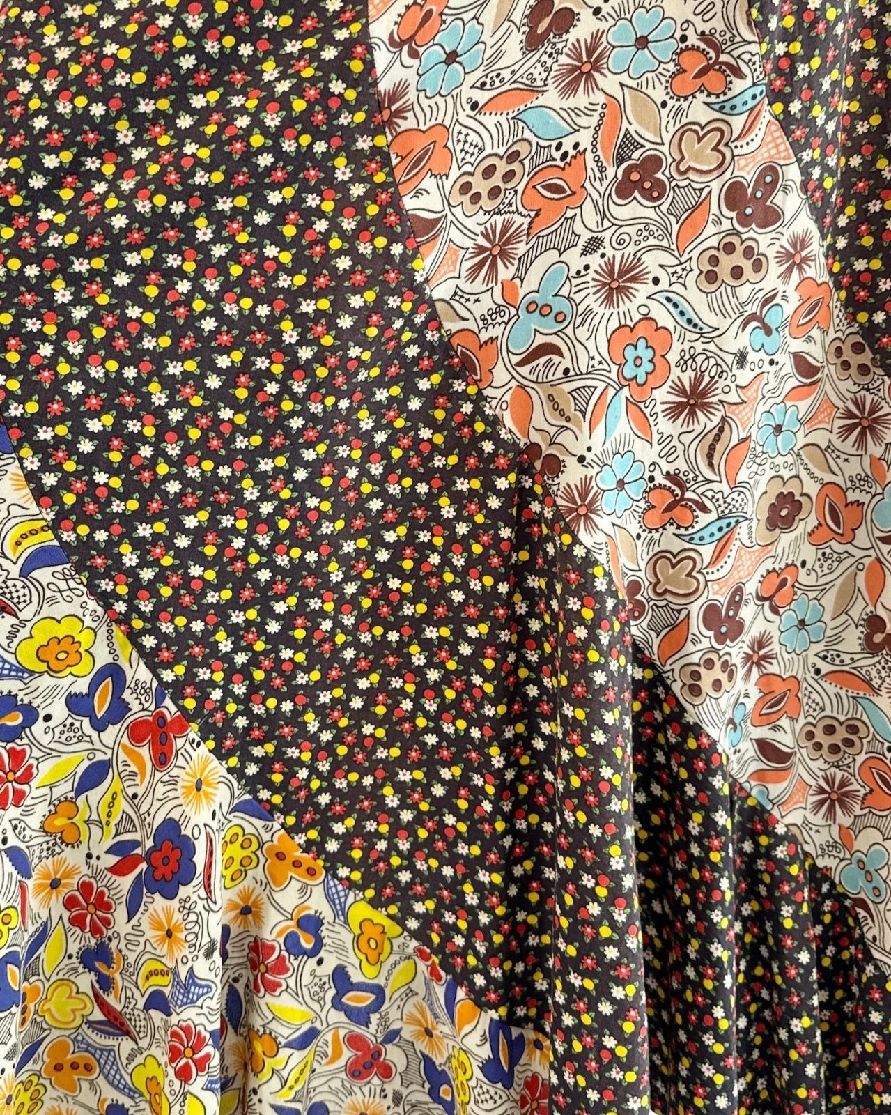 1970s Petals Path Handkerchief Skirt