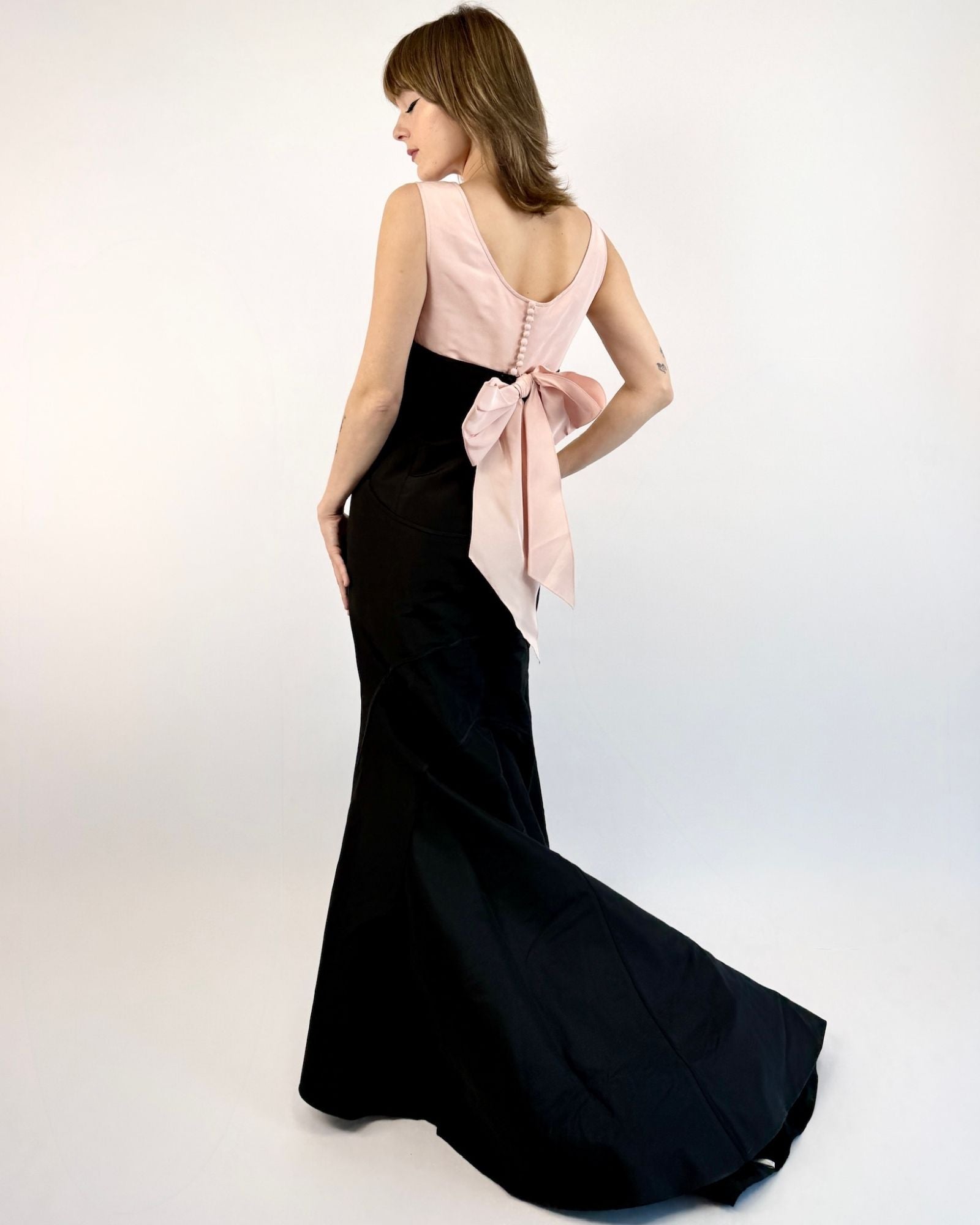 Oscar de la Renta Take a Bow Gown