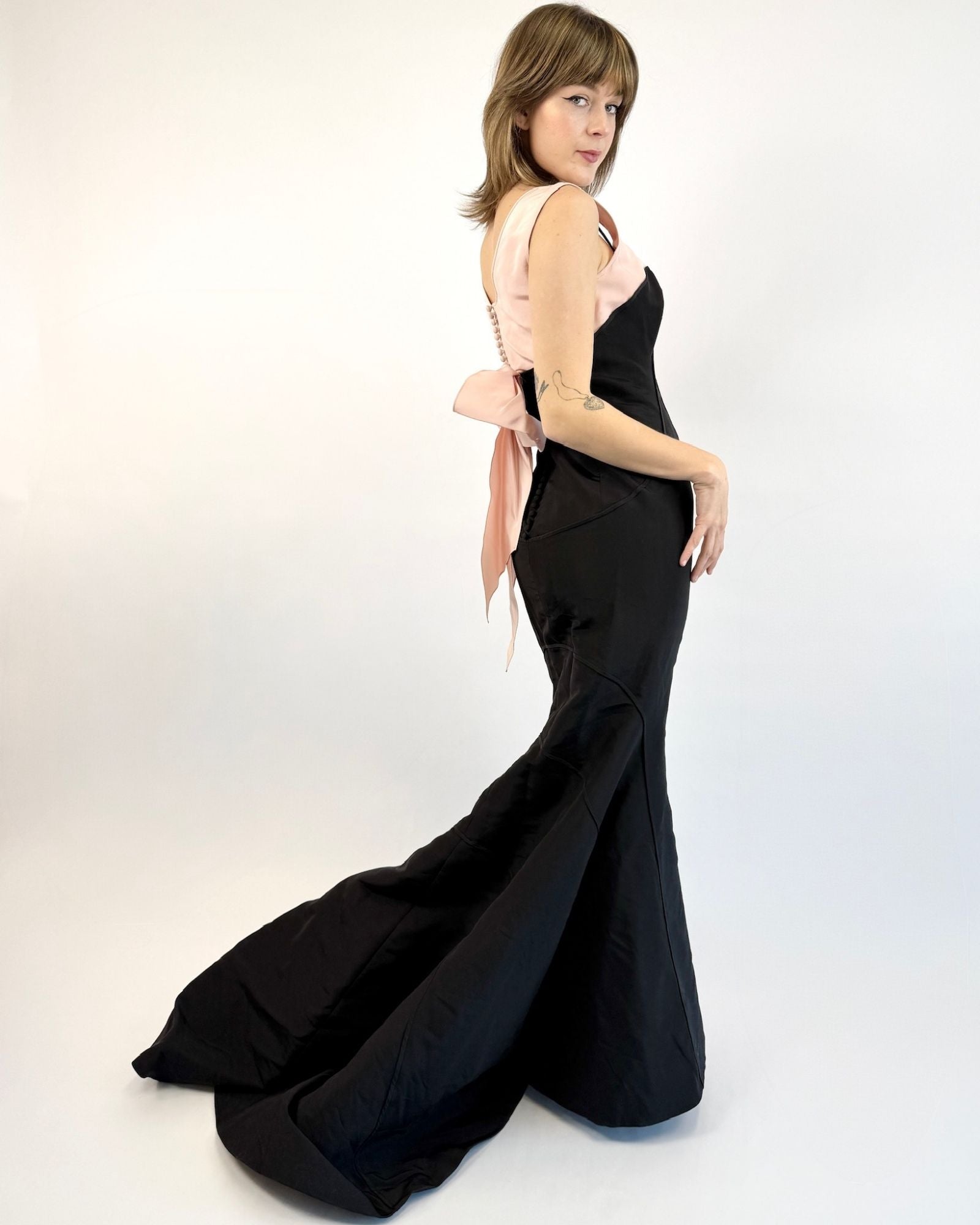 Oscar de la Renta Take a Bow Gown