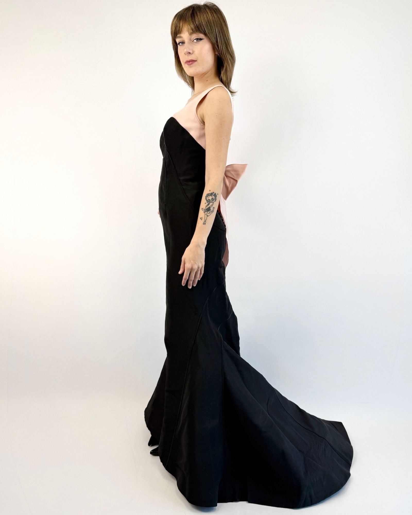 Oscar de la Renta Take a Bow Gown