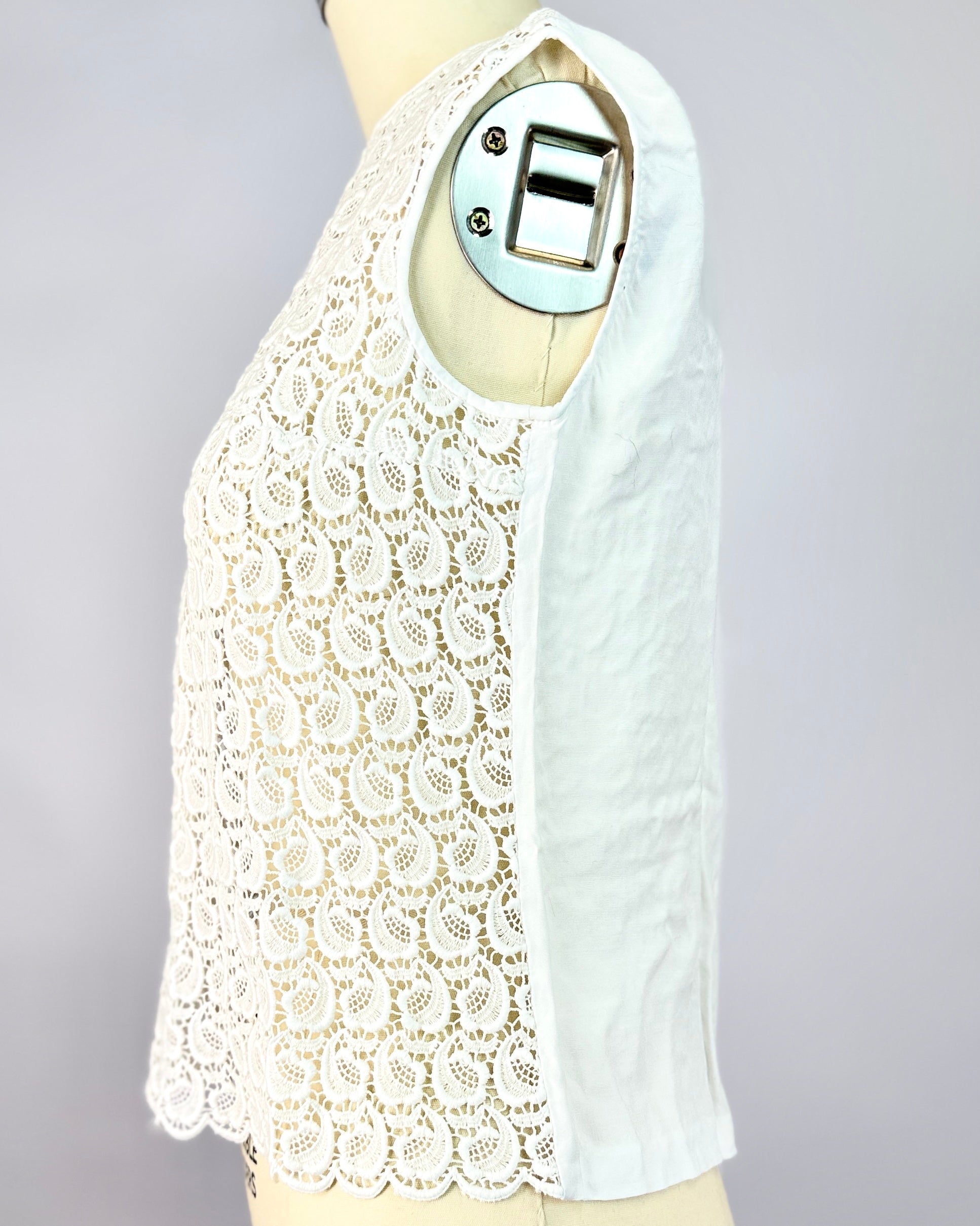 Super Sweet Eyelet Top