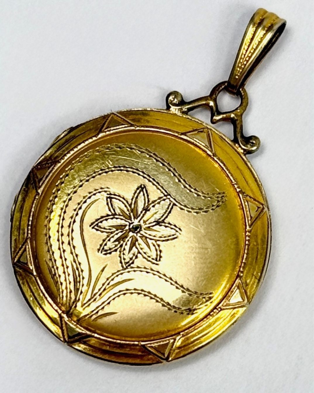 12k Round Gold Filled Flower Locket