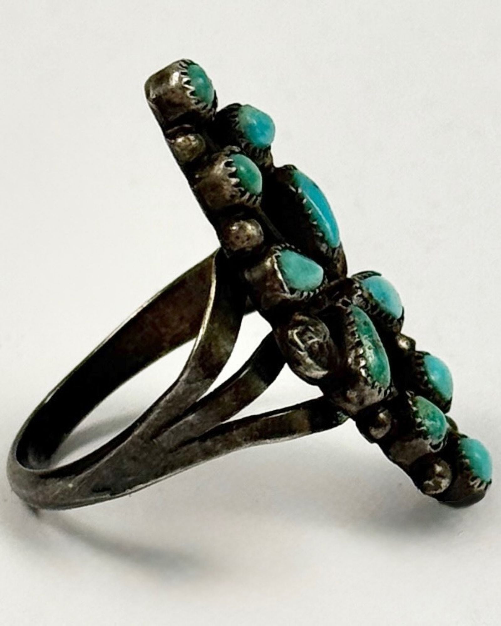 Zuni Needlepoint Ring