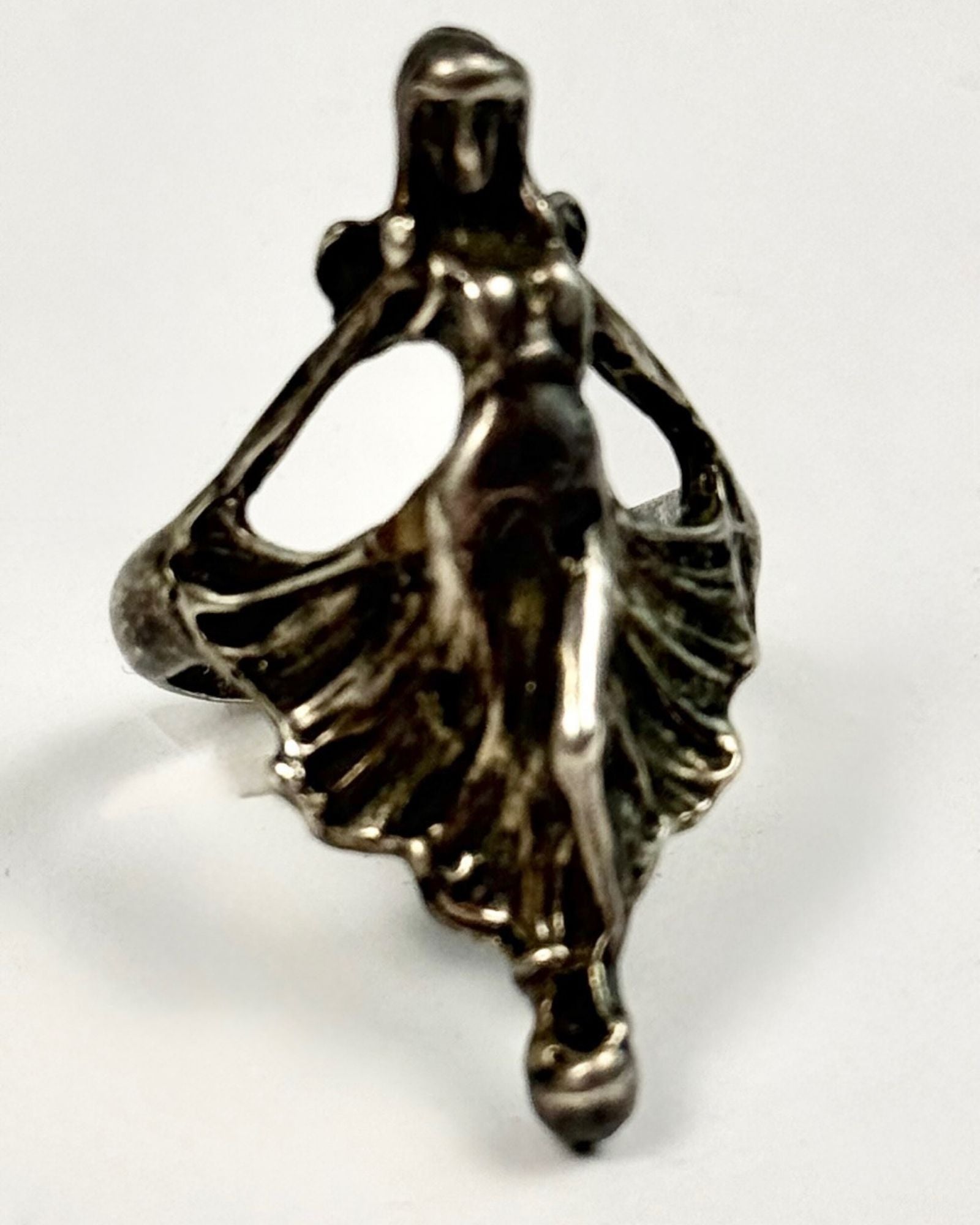 Art Nouveau Lady Ring