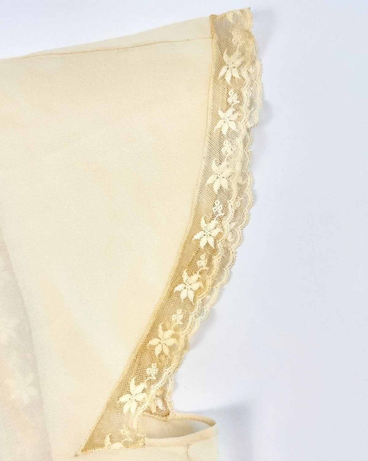 1930s Silk and Lace Tie Top