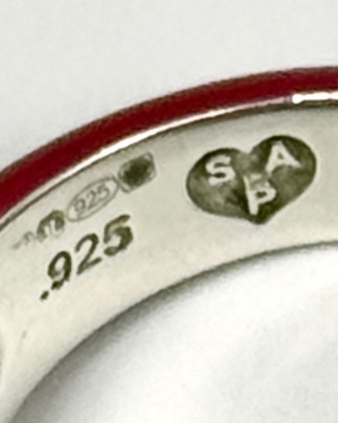 Kiss of Life Lip Ring