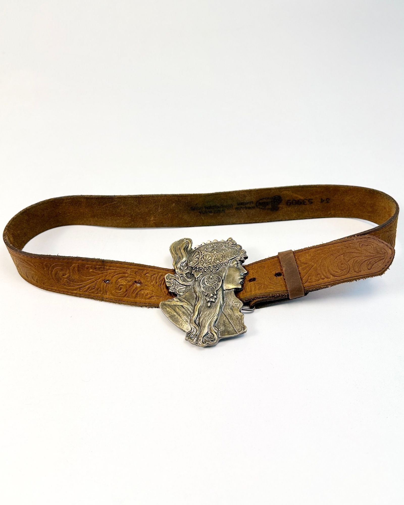 Mucha Lady Buckle/ Belt
