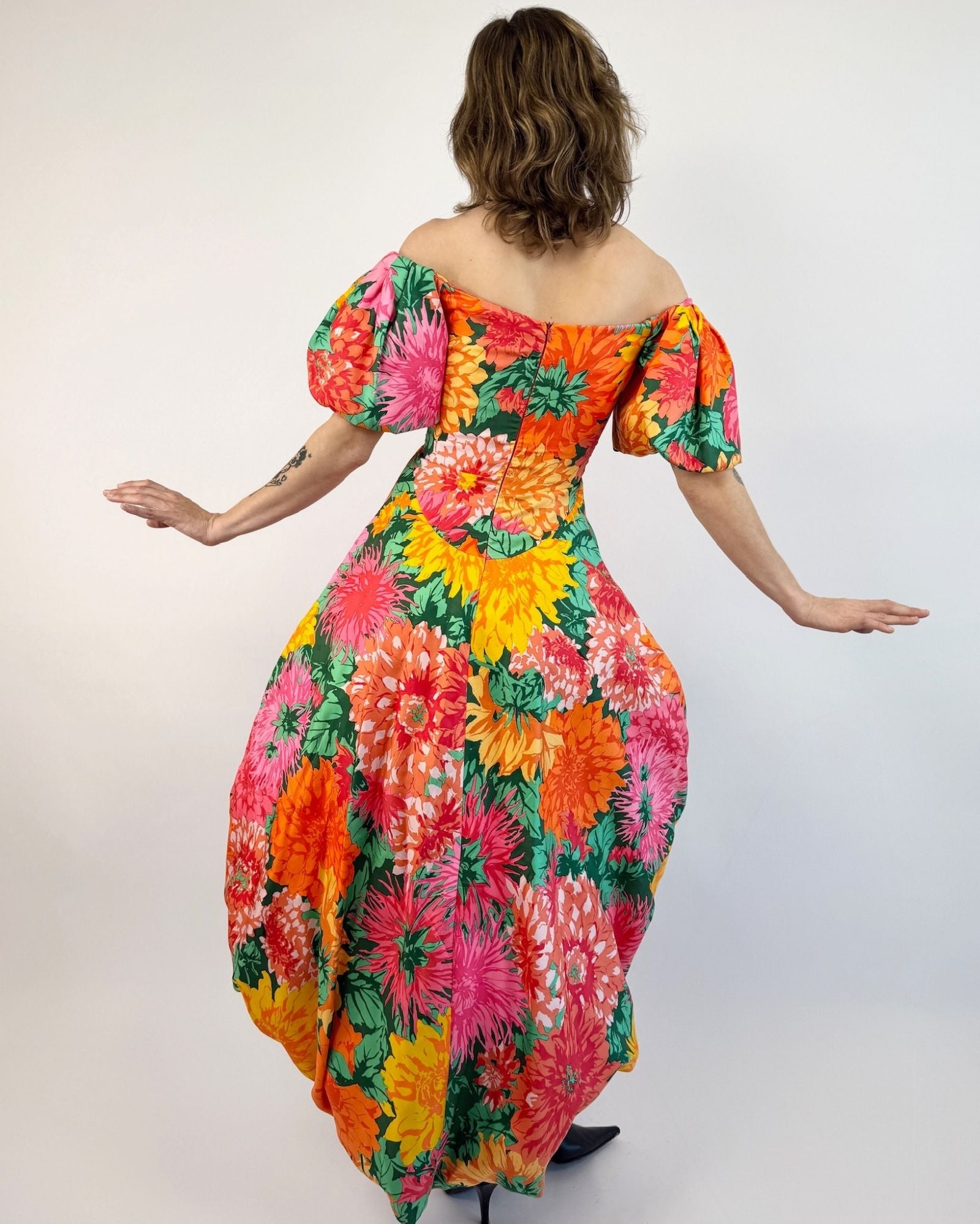 1987 Scaasi Bubbly Bouquet Silk Gown