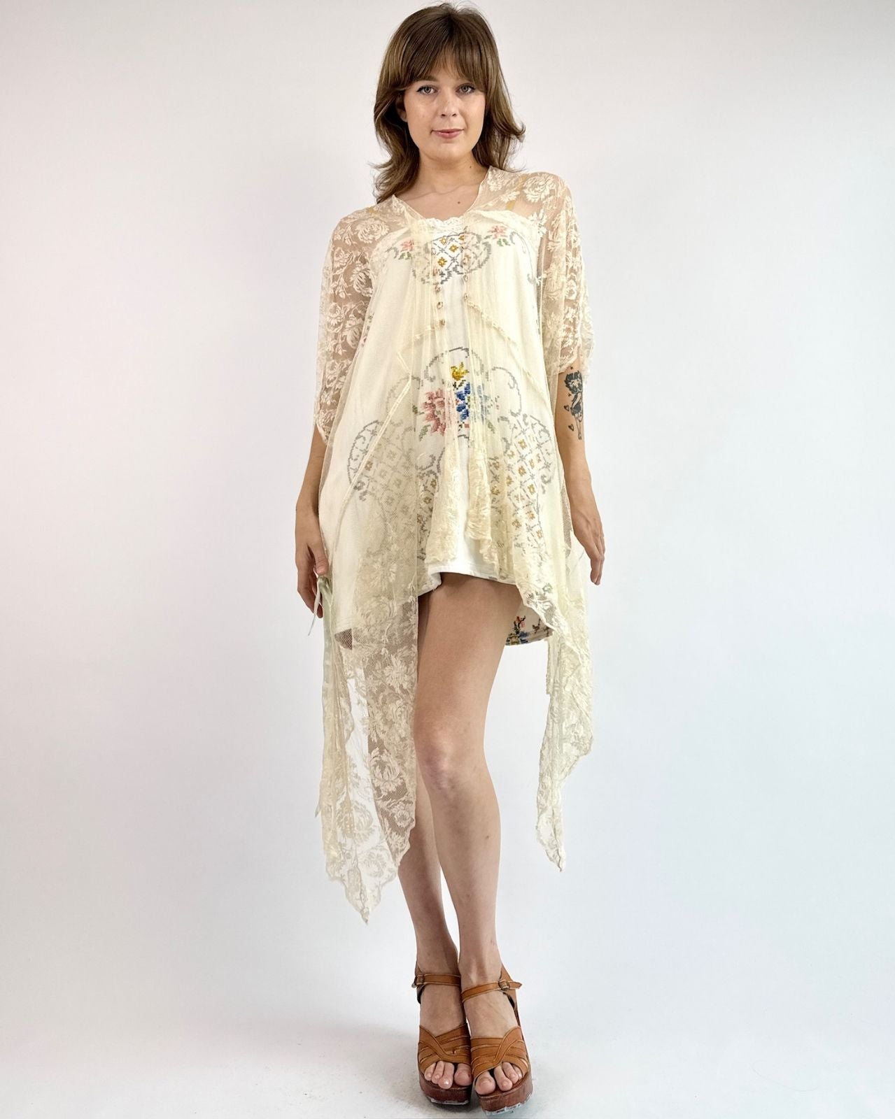 Rosette Pathways Cream Lace Robe