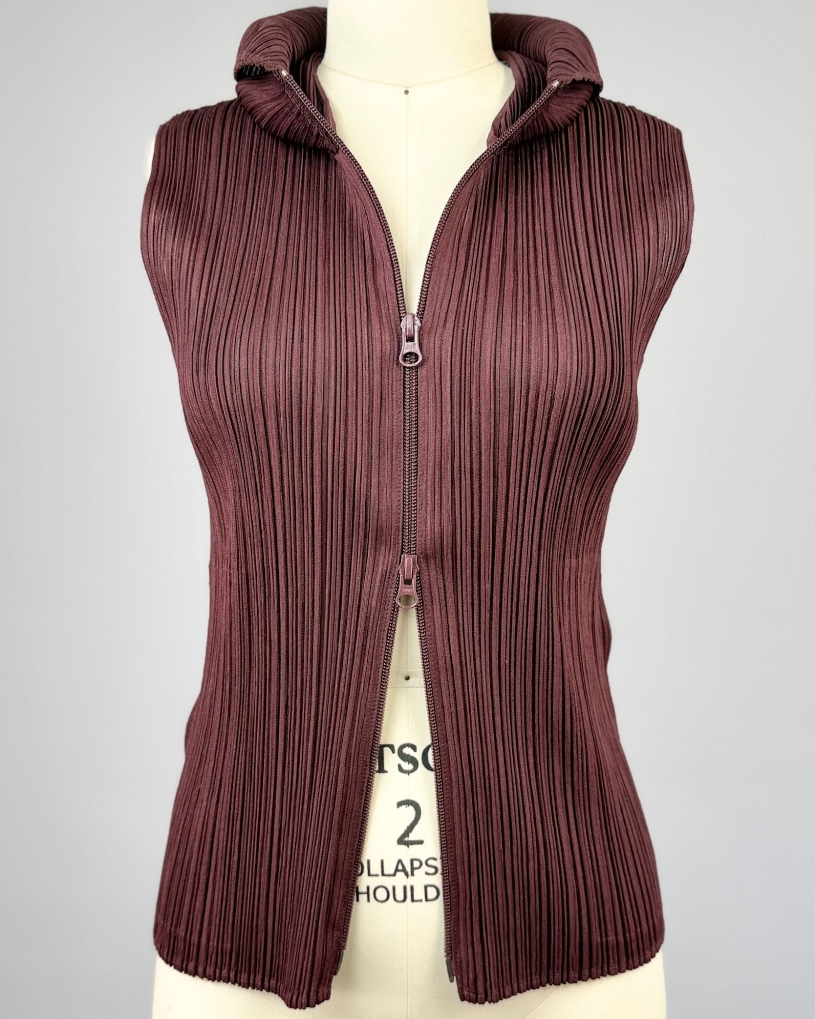 ISSEY MIYAKE ベスト Issey Miyake Pleats Please Maroon Top